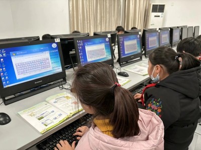 創(chuàng)意激發(fā)思維火花，科技賦能未來成長——記合肥某小學信息科技學科期末測評活動